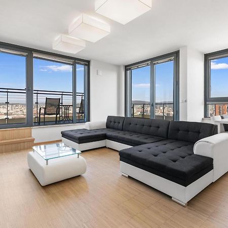 Sky Apartman In Bratislava - With 2 Parking Places Exteriör bild