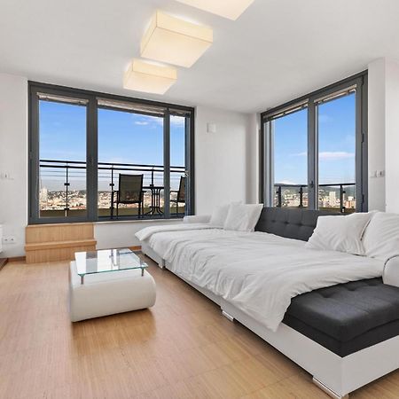 Sky Apartman In Bratislava - With 2 Parking Places Exteriör bild
