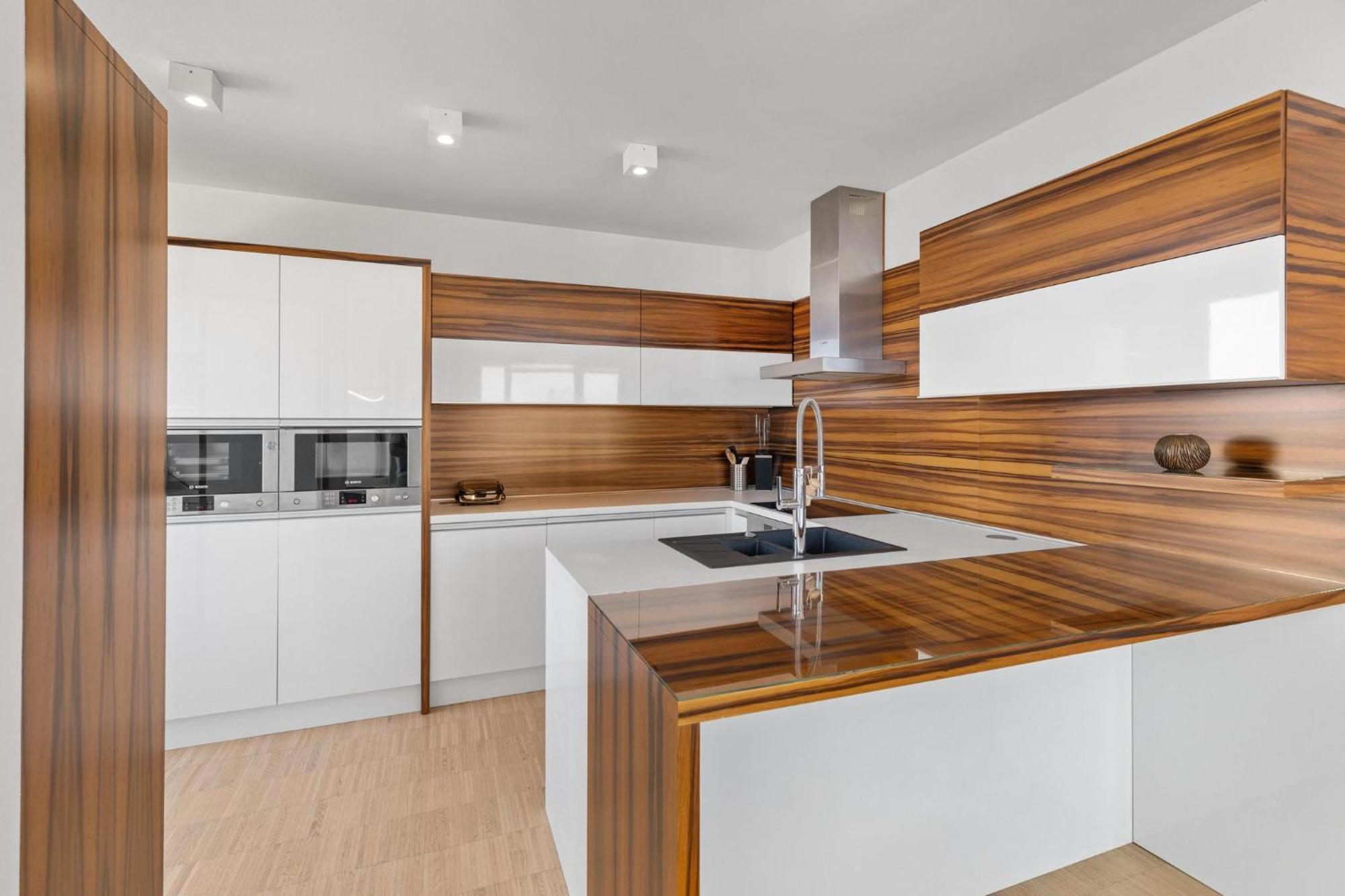 Sky Apartman In Bratislava - With 2 Parking Places Exteriör bild